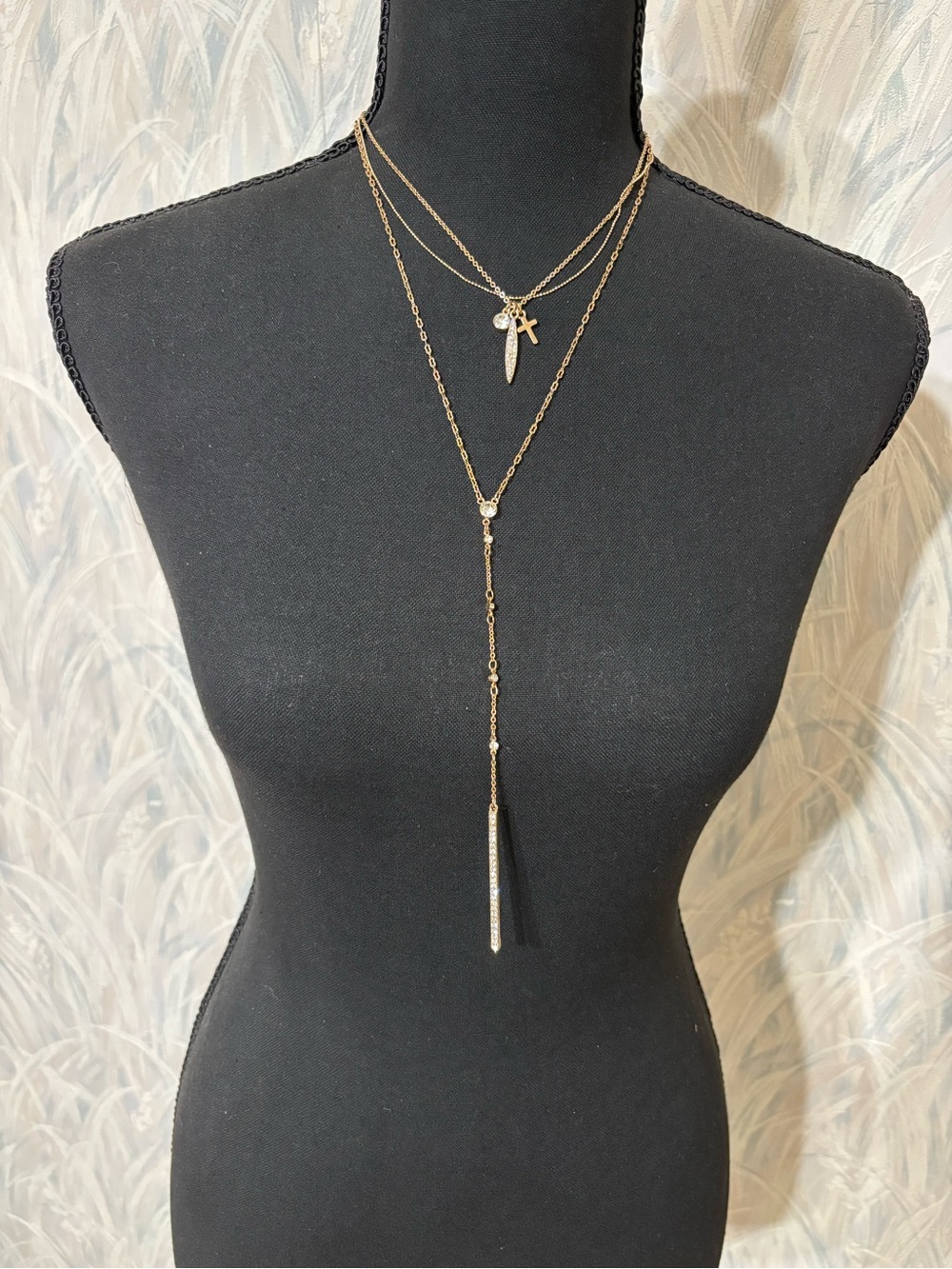 🌻Layered Gold Cross & Bar Lariat Necklace Gold-Tone 16”+2”